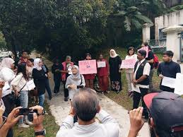 Pakatan harapan will try to rally the public and mount a comeback, but this will be a challenge given the problems that led to its collapse. As Malaysia S New Government Marks 100 Days In Office Is Free Speech Still Under Threat Global Voices Advox