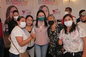 La actriz y comediante colombiana, alejandra azcárate, ha sido fuertemente cuestionada en las redes sociales; 5bn1g1ygd Liem