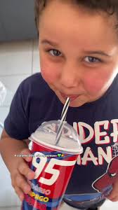 Da série: Murilo na cozinha, hoje foi dia de suco de laranja 🧡