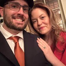 Front right blinker works but parking light doesn't. Ground related issue?