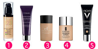 Il camoufle les imperfections, impuretés et rougeurs de la peau. Comment Realiser Un Maquillage Anti Imperfections Pour Un Teint Parfait Cosmopolitan Fr
