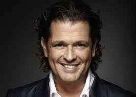 'rapsodia en la mayor' nuevo video ⬇️. Carlos Vives Como No