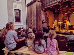 Auch in der stadt zürich haben am montagabend mehrere tausend demonstrierende am frauenstreik teilgenommen. Einblicke Luzern Im Wandel Transition Luzern