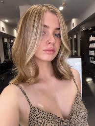 I need 4 hair models for basic colour/retouch or refresh