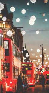 Yo Fui A Londres Y Me Encanto Era Tan Grande Tan Vonito El Resumen Que Yo Iria A Vivir A Londres Os Recomiendo Que Places To Travel Travel Christmas Lights