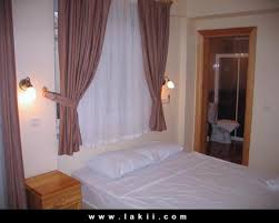 في الوقت المناسب رقيق المستفيد اشكال ستائر اللى على شباك السرير فوق السرير لون احمر Loudounhorseassociation Org