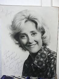 LIZ FRASER 10 INCH BY 7 I/2 INCH GENUINE SIGNED PHOTO