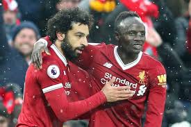 النجم المصري محمد صلاح قام بتهنئة زميله في ليفربول ساديو ماني عبر حسابه على انستغرام عارضا صورة نجم السنغال وهو يتسلم جائزة أفضل لاعب في القارة الإفريقية لعام. Ø³Ø§Ø¯ÙŠÙˆ Ù…Ø§Ù†ÙŠ ÙØ®Ø± Ø¥ÙØ±ÙŠÙ‚ÙŠØ§ Ø§Ù„Ù„Ø§Ø¹Ø¨ Ø§Ù„Ø°ÙŠ ÙŠÙØ¶Ù„ ØªÙ‚Ø§Ø³Ù… Ø«Ø±ÙˆØªÙ‡ Ù…Ø¹ Ø§Ù„ÙÙ‚Ø±Ø§Ø¡ Ø¨Ø¯Ù„ Ø´Ø±Ø§Ø¡ Ø§Ù„Ø³ÙŠØ§Ø±Ø§Øª ÙˆØ§Ù„Ø³Ø§Ø¹Ø§Øª Ùˆ Ø§Ù„Ø·Ø§Ø¦Ø±Ø§Øª Ø§Ù„Ù…Ø­ÙˆØ± Ø§Ù„Ø¹Ø±Ø¨ÙŠ