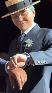 SAN looks gorgeous and is the Main event at the new #Repossi store opening  in Seoul! 👏🕺✨🌟💎📿🇰🇷 👑❤️‍🔥 CHOI SAN SHINES WITH REPOSSI #choisan  #sanxrepossi https://x.com/1024updates/status/1922122993305526424/video/1