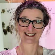 Interview met Michel van Aken. Door Christiaan Imhof. Ik wist niet dat je  naast DEV ook nog tijd hebt om te werken. Of is het toch andersom? Ja, het  is andersom. Maar