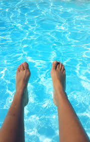 Pied Nu Piscine Eau Bleue Images Photos Gratuites Images Gratuites Et Libres De Droits