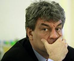 Prime minister mihai tudose has been forced out by the psd as he lost a power struggle with the party boss. Cine Este Noul Premier Al Romaniei Mihai Tudose As La È™ah Cu Doctoratul Scris Pe PlajÄƒ Click Mobile