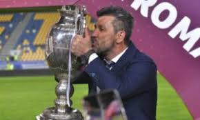 Așadar, lupta pentru trofeu va fi dată de constanța și dinamo, duminică, de la ora 15:30 (în direct pe tvr1). Finala Cupei Romaniei La Fotbal Uniunea ZiariÈ™tilor ProfesioniÈ™ti Din Romania