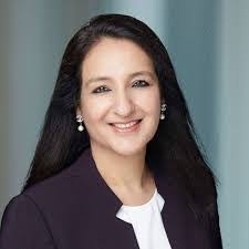 Leslie Spooner's Instagram, Twitter & Facebook