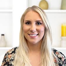 Lauren Cloutier's Instagram, Twitter & Facebook