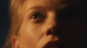 Is this Cassie Drake in the new PS5 ad or are they trolling?! All the other  characters are obviously Kratos, Aloy etc, and then there's just this  blonde, unnamed girl doing adventurer