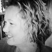 Lara Stark's Instagram, Twitter & Facebook