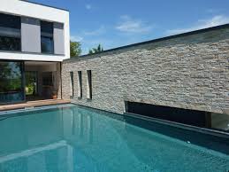 Mur De Piscine Habille En Parement Parement Mural Parement Pierre Exterieur Parement Mural Exterieur