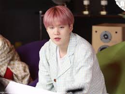 Sugas little fan boy #suga #jimin. Bts One Amazing Summer Day Live Meeting Behind Sketch Yoongi Suga 1 Pic Twitter Com Hiprekxu4p Jnope2118