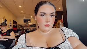 Kristine Monaco's Instagram, Twitter & Facebook