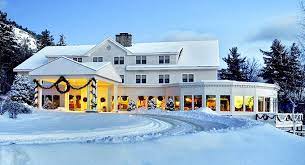 The White Mountain Hotel Resort In North Conway Nh A Glowing Getaway Begins High Above Mt Washington Mountain Hotel Vacation Places Family Vacation Spots