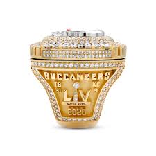They feature 319 diamonds, which include 15 karats of white diamonds and 14 . Bucs Receive Their Super Bowl Rings Bucs Nation