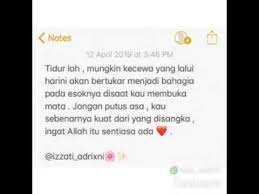 Kakek baik menghibur cucunya yang sedang sedih. Ayat Status Whatsapp Sedih