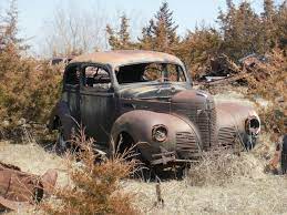 Pin By Andres Garcia On Abandoned Abandoned Cars Antique Cars Abandoned