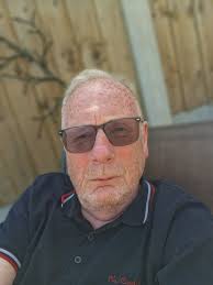 Where can I find places to sing or do karaoke in Bali?