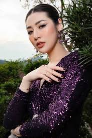 Diễm My 9X đẹp rạng rỡ xuất hiện bên chồng chưa cưới, dàn Hoa Á hậu lung  linh đỉnh Yên Tử