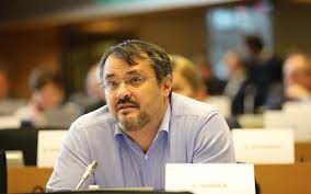 Before entering politics, ghinea was founder and director of organization crpe. Vehiculat Pentru Portofoliul Fondurilor Europene Cristian Ghinea Spune CÄƒ Se AÈ™teaptÄƒ Ca Programul De Guvernare Al CoaliÅ£iei Pnl Usr Plus Udmr SÄƒ Fie Gata In Cateva Zile