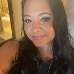 Kelly Stefanski's Instagram, Twitter & Facebook