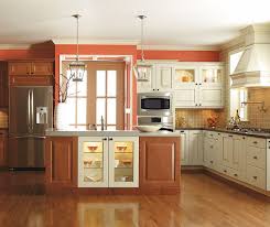 Grimsby Maple Copper And Ecru Mojave A Two Toned Kitchen Is The Perfect Way To Express Your Pers Custom Kitchen Cabinets Kitchen Cabinets Thomasville Cabinets
