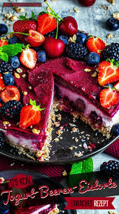 Jogurt Beeren Eistorte Mit Musli Boden Leichte Und Sommerliche Eistorte Nach Einfachem Rezept 129 Kalorien Pro Stuck Eistorte Lebensmittel Essen Rezepte
