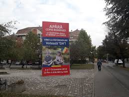 La referendumul pentru familie, cetățenii româniei vor răspunde la întrebarea „sunteți de acord cu legea de revizuire a referendumul pentru revizuirea constituției în forma adoptată de parlament se va desfășura pe parcursul a două zile, 6 și 7 octombrie 2018. Unde Au Aparut Afise Care Promoveaza Referendumul Pentru Familie Si Cine Le A Amplasat
