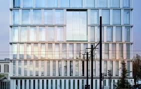 A Nantes Un Pole De Verre Et D Aluminium Facade Nantes Architecte Urbaniste
