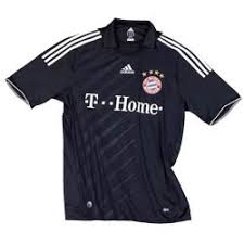 Meia da inter de milão é simpatizante do clube da gávea e já recebeu até o uniforme. Uniforme De Futebol Do Bayern Munchen Camisa De Futebol Do Bayern Munchen Quadro De Medalhas O Site De Esportes O Site De Esporte
