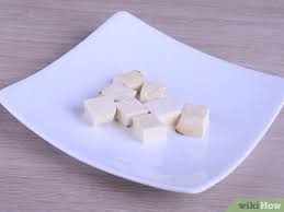 Normalmente encontramos el tofu envasado con agua para que se mantenga fresco. Como Preparar El Tofu Queso De Soya Con Imagenes