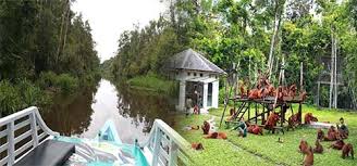 Sebagian besar wilayah sumedang merupakan dataran tinggi pegunungan, hanya sebagian kecil saja berikut ini tempatwisataseru.com rangkum ada 33 tempat wisata di sumedang yang menarik untuk selain berbagai fasilitas yang sudah disebutkan tadi, disini juga masih ada banyak wahana. 25 Tempat Wisata Indonesia Dengan Pemandangan Indah