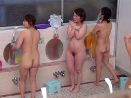 Japanische nackte frauen beim duschen