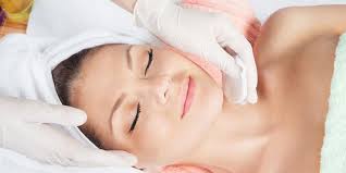 Además, no tendrás que someterte a tratamientos cosméticos innecesariamente caros. Peeling Quimico Un Acido Para Cada Tipo De Piel Cuidateplus