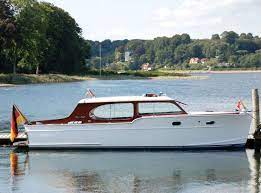 Chris Craft Sedan Cruiser 30ft Runabout Boat Boat Design Classic Boats