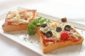 بيتزا التوست بالدجاج والفطر والجبن الموزاريلا هو شكل جديد لابتكارات رائعة للبيتزا بطعم الدجاج والفطر والإضاف cooking pizza cooking asparagus grilled cheese