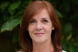 Joanne Roper's Instagram, Twitter & Facebook