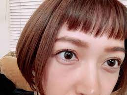 市井紗耶香さんはinstagramを利用しています オンザになったわけで hair makeup マチルダボブ アイシャドウはセルヴォーグ07 マスカラ amara official ブラウン 卒業式ママ 長女曰くオンザではなく まゆおん と言うらしいw 夕方以降 マチルダ ボブ