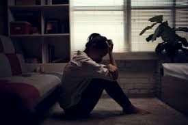 Depresi adalah suatu pengalaman yang menyakitkan yaitu suatu perasaan tidak ada harapan lagi. 8 Gejala Depresi Yang Mungkin Terjadi Pada Orang Terdekat Anda