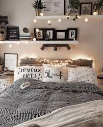 1001 Ideen Fur Eine Tumblr Zimmer Deko Viele Inspirierende Bilder In 2020 Gemutliche Schlafzimmerideen Kleine Wohnung Schlafzimmer Teenager Schlafzimmer Dekorieren