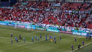 Christian eriksen, a dán válogatott középpályása egy ártalmatlan szituációban összeesett az oldalvonal mellett, közel a finn alapvonalhoz. Ztwuior4ptrwum