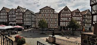 Vergleichen sie die aktuellen mietpreise für wohnungen und häuser in homberg (efze) und seinen stadtteilen und die mietpreisentwicklung der vergangenen jahre. Homberg Efze Altstadtspaziergang Im Fachwerkjuwel