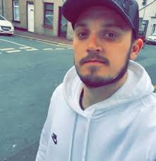 Hi Meta Humans. I'm starting the game together with my cousin, can you  recommend what to do during the start of the game?